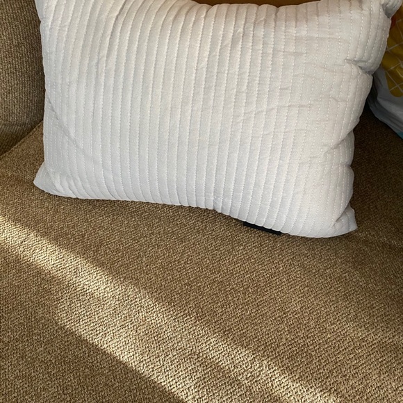 Purple and white throw pillows - Picture 5 of 5